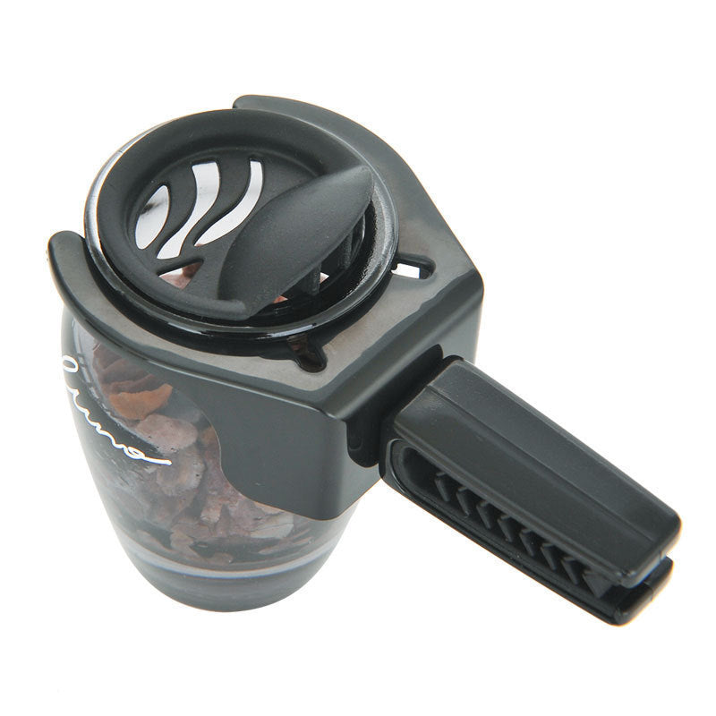 Car air outlet aromatherapy