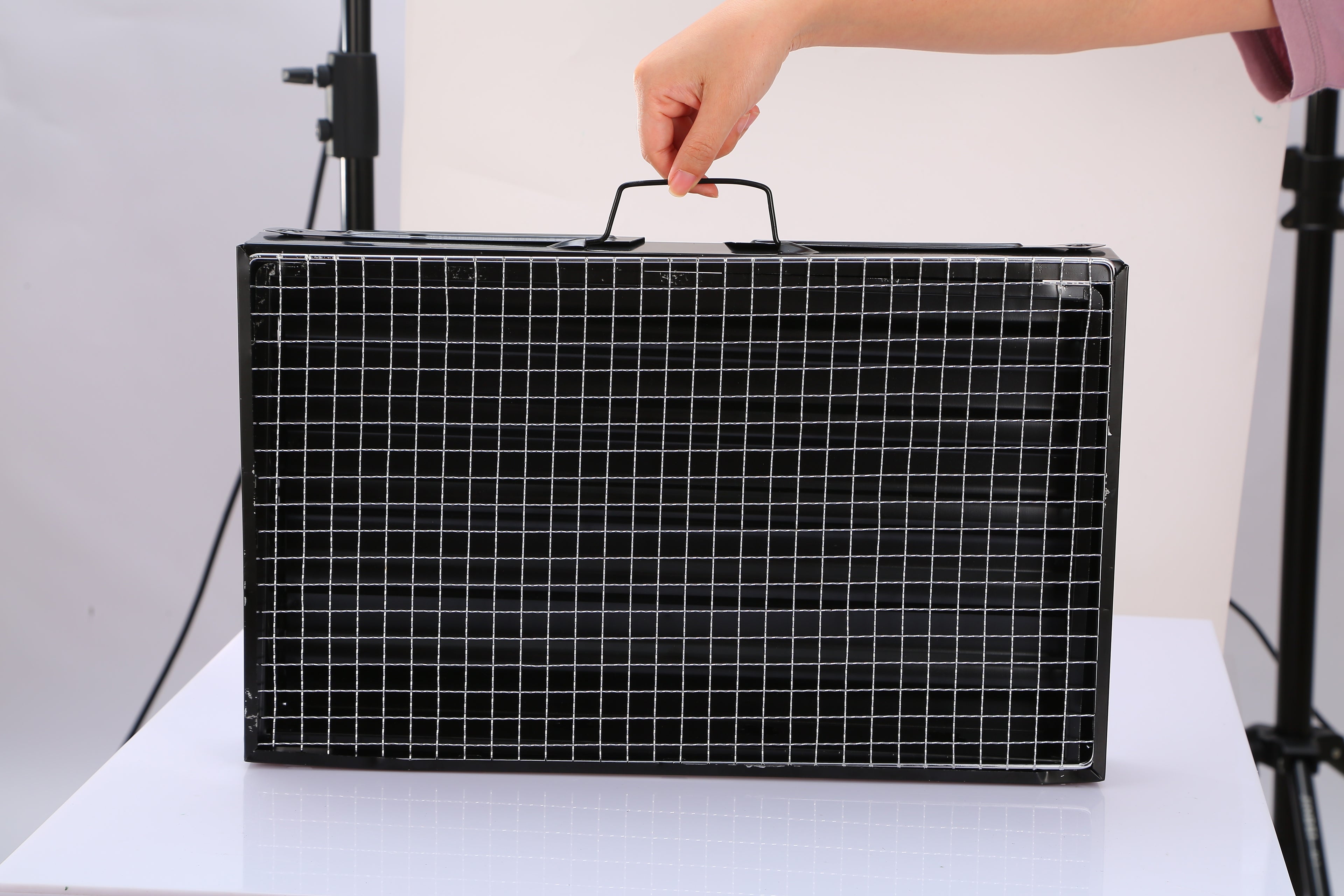 1Pc Portable BBQ Grill Foldable Charcoal Grill Lightweight Smoker Grill For Camping Picnics Garden Grilling